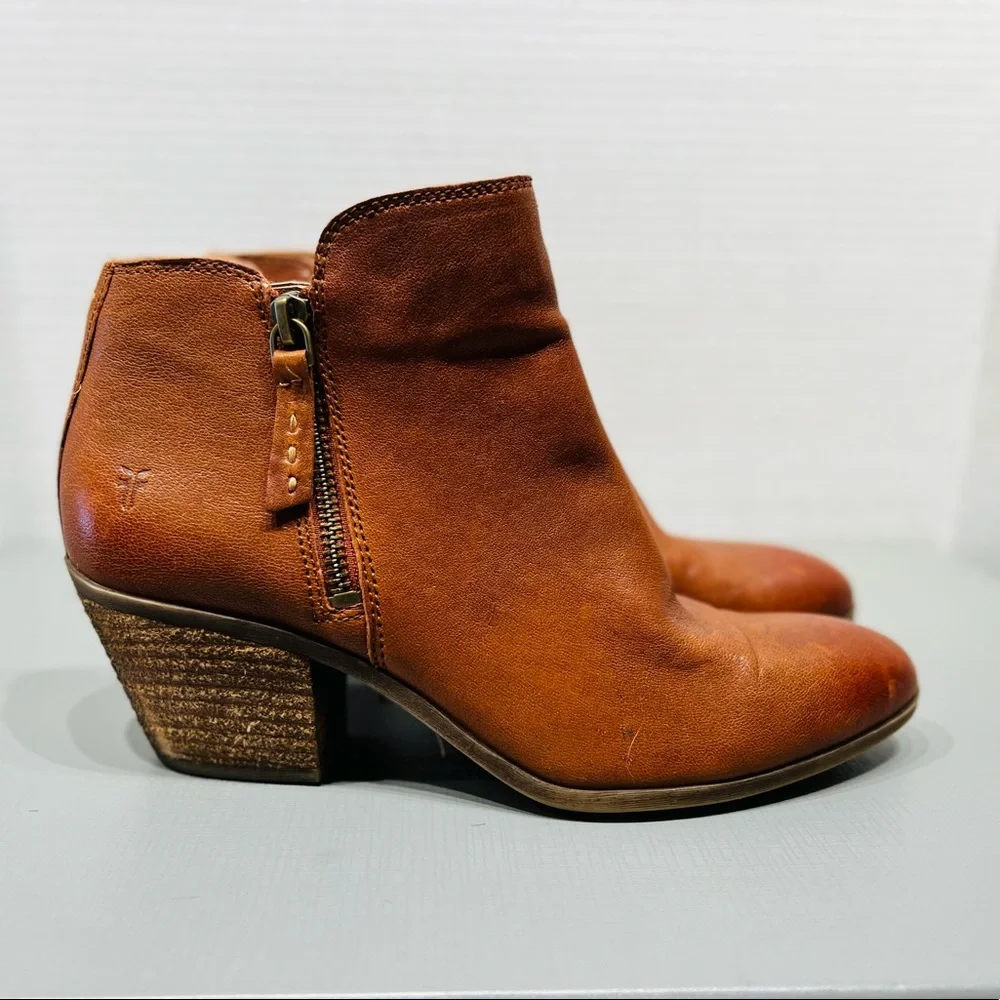 FRYE Ankle Booties Leather upper and inside good preloved condition size 7 M - Picture 6 of 16